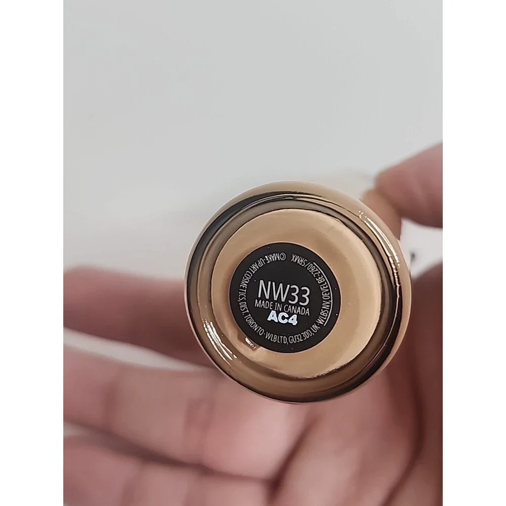 Mac NW33 Studio Fix Fluid Broad Spectrum SPF 15 24HR Matte Foundation NIB